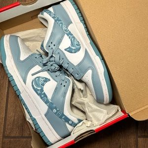 NIKE DUNK LOW PAISLEY PACK IN WORN BLUE